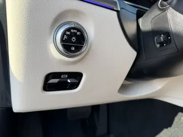 MERCEDES-BENZ C 300 4M AVANTGARDE BURM DIGI LIGHT FAHRASSIST