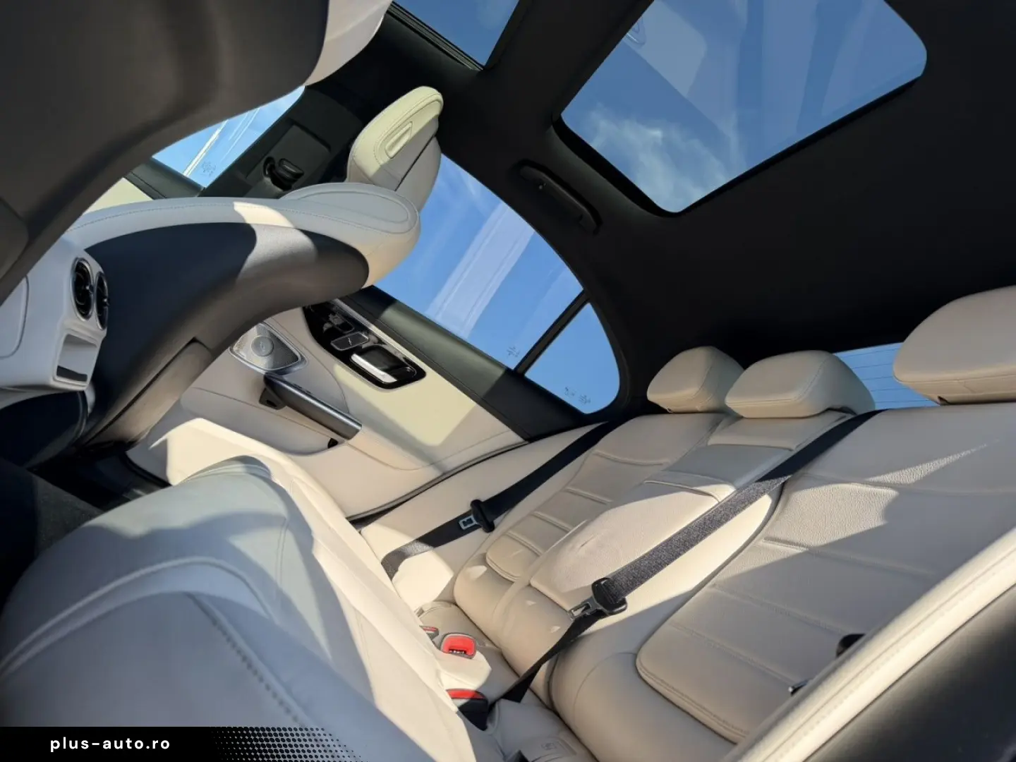 MERCEDES-BENZ C 300 4M AVANTGARDE BURM DIGI LIGHT FAHRASSIST