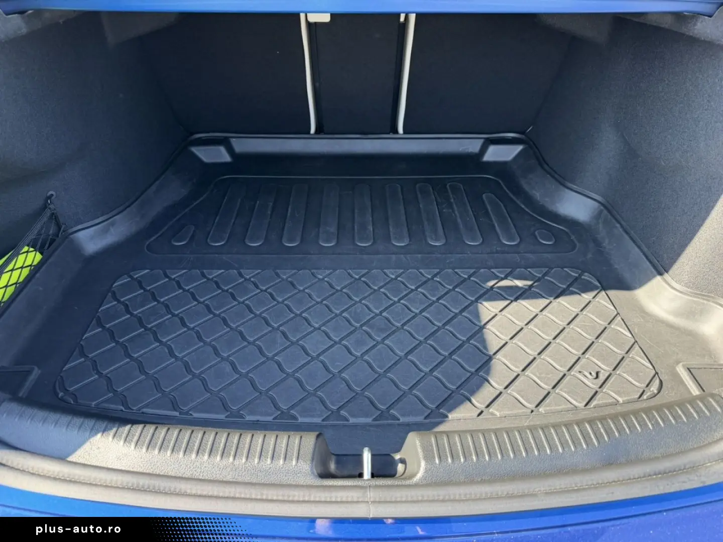 MERCEDES-BENZ C 300 4M AVANTGARDE BURM DIGI LIGHT FAHRASSIST