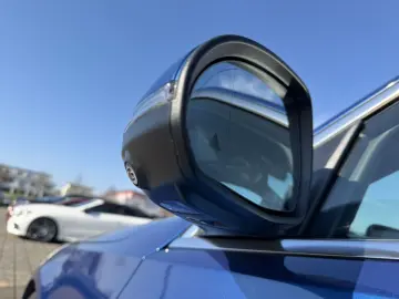 MERCEDES-BENZ C 300 4M AVANTGARDE BURM DIGI LIGHT FAHRASSIST