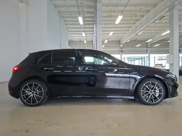 MERCEDES-BENZ A 35 4M AMG Pano Distr 360 Cam Multibeam Night