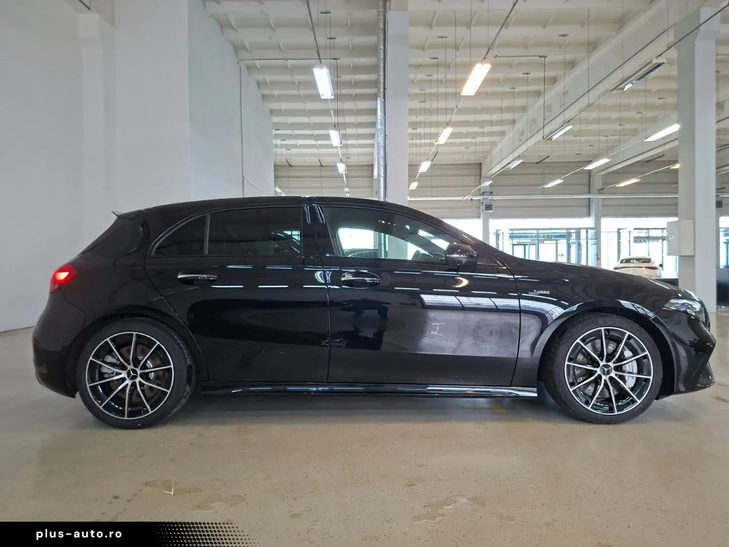 MERCEDES-BENZ A 35 4M AMG Pano Distr 360 Cam Multibeam Night