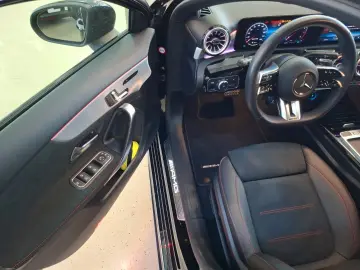 MERCEDES-BENZ A 35 4M AMG Pano Distr 360 Cam Multibeam Night