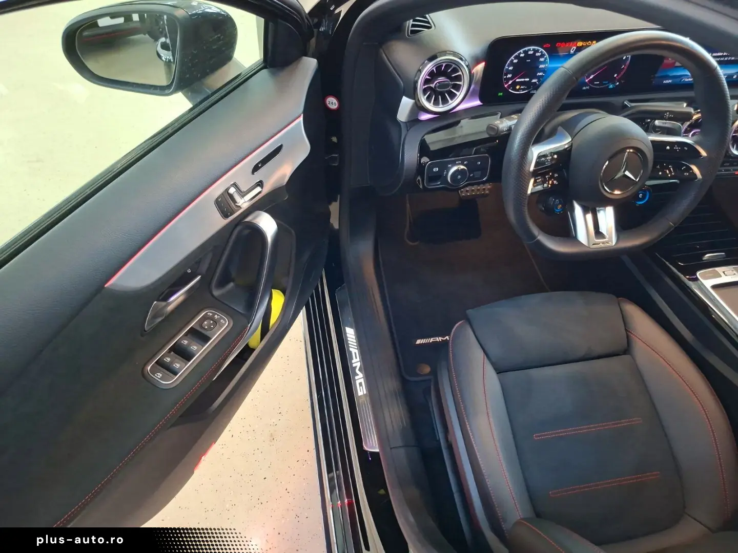 MERCEDES-BENZ A 35 4M AMG Pano Distr 360 Cam Multibeam Night