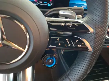 MERCEDES-BENZ A 35 4M AMG Pano Distr 360 Cam Multibeam Night