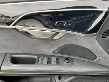 AUDI A8 60 TFSI e QU S-LINE MATRIX AIR HuD B&O AHK