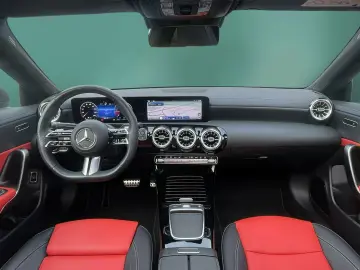 MERCEDES-BENZ CLA 220 d AMG NIGHT STHZ DISTR PANO ML&hellip;
