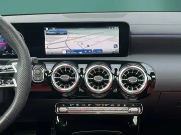 MERCEDES-BENZ CLA 220 d AMG NIGHT STHZ DISTR PANO ML&hellip;