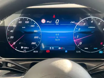 MERCEDES-BENZ CLE 200 AMG Line Pano.-Dach Distronic Kamera