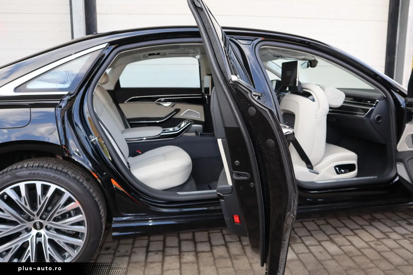 AUDI A8L 60 TFSI V8 lang exclusive KERAMIK UPE217.190