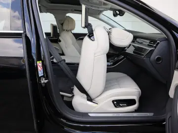 AUDI A8L 60 TFSI V8 lang exclusive KERAMIK UPE217.190