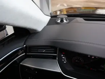 AUDI A8L 60 TFSI V8 lang exclusive KERAMIK UPE217.190