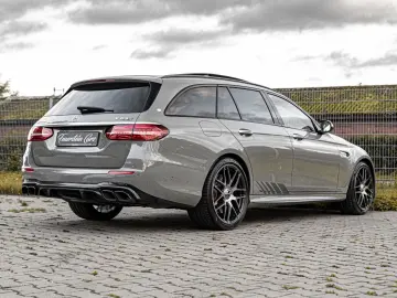 MERCEDES-BENZ E 63 S  FINAL  1 OF 999  SELTENE-FARBE CARBON