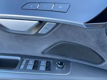 AUDI A8 50 TDI Q. AHZV Kamera LED Navi HUD Pano