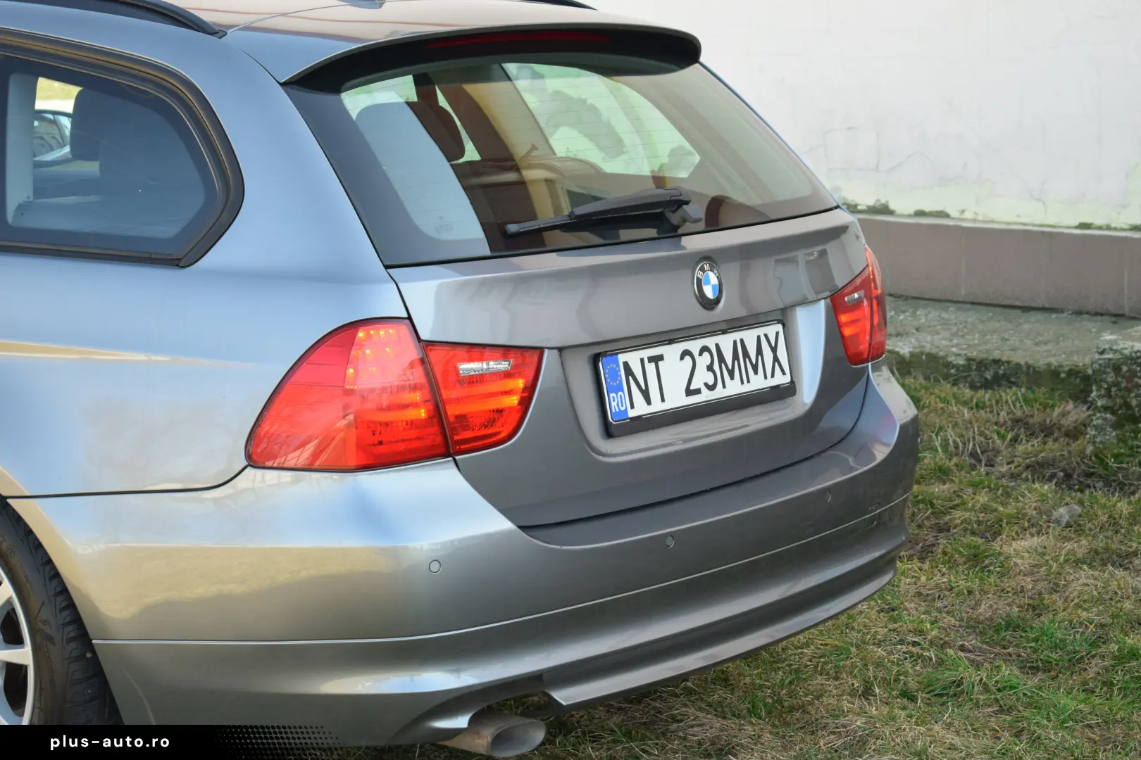 BMW 318D 143CP LCI 2011 Manual