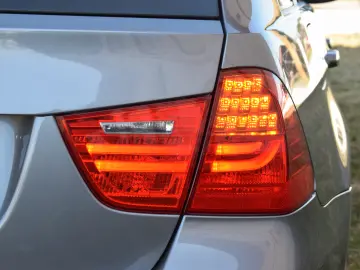 BMW 318D 143CP LCI 2011 Manual