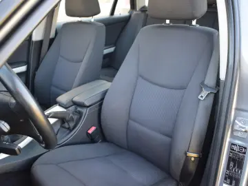 BMW 318D 143CP LCI 2011 Manual