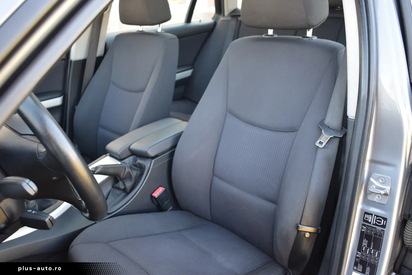 BMW 318D 143CP LCI 2011 Manual