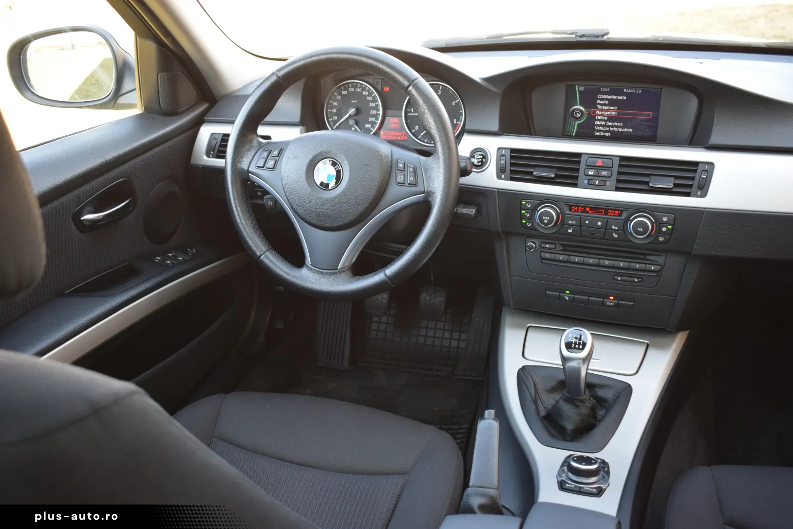 BMW 318D 143CP LCI 2011 Manual