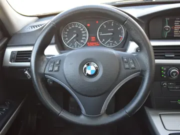 BMW 318D 143CP LCI 2011 Manual