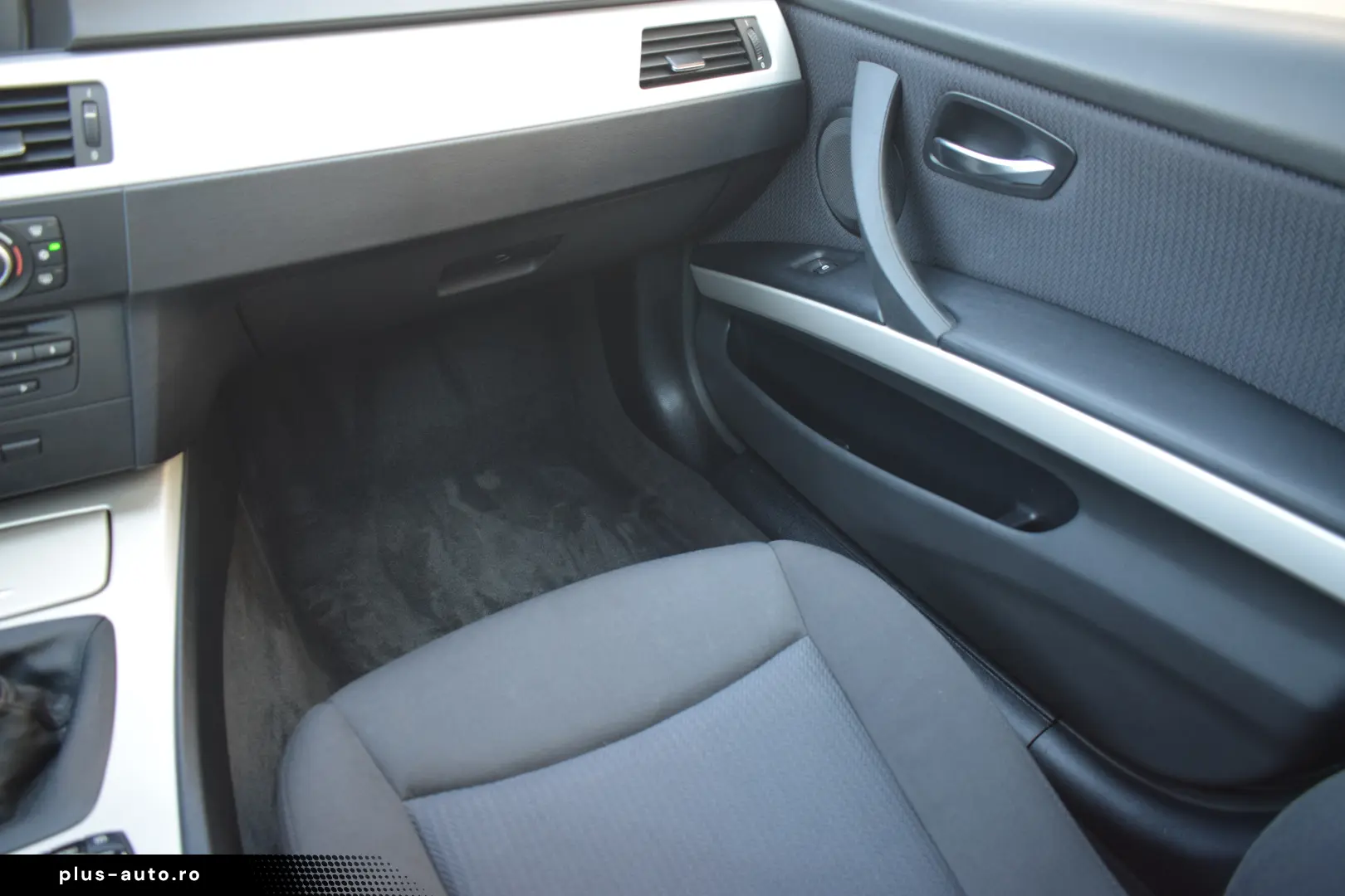 BMW 318D 143CP LCI 2011 Manual