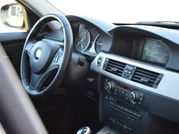 BMW 318D 143CP LCI 2011 Manual