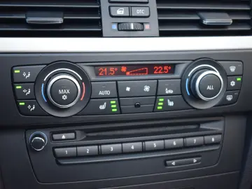 BMW 318D 143CP LCI 2011 Manual