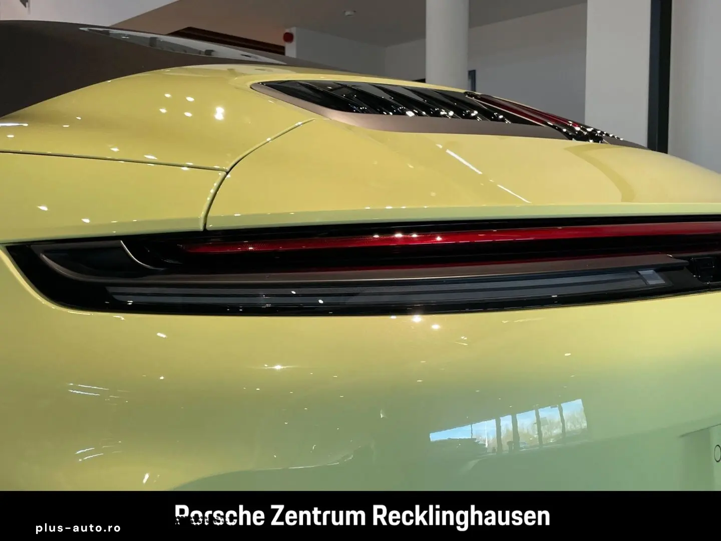 PORSCHE 992 911 Carrera Cabrio Sportabgas Surround-View