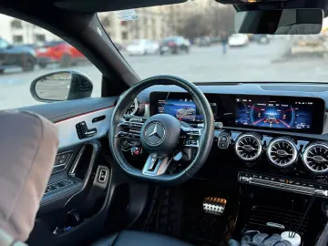 Mercedes-Benz CLA 35 AMG