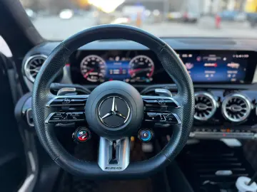 Mercedes-Benz CLA 35 AMG