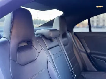 Mercedes-Benz CLA 35 AMG