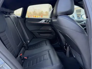 BMW M4 M440i xDrive AT MHEV