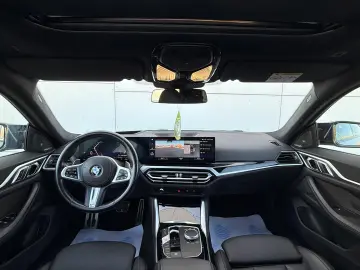 BMW M4 M440i xDrive AT MHEV