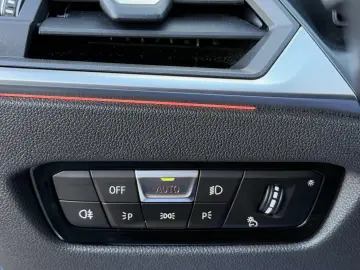 BMW M4 M440i xDrive AT MHEV