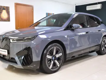 BMW iX M60 540CP 1.015 NM 3 8s doar 1.919 km