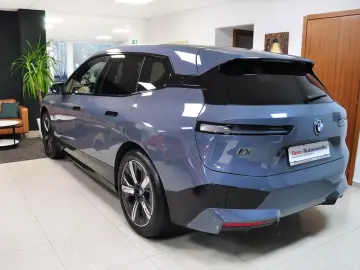 BMW iX M60 540CP 1.015 NM 3 8s doar 1.919 km