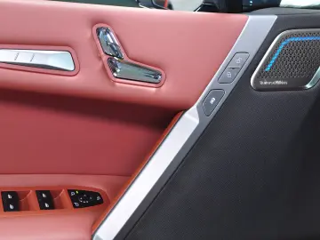 BMW iX M60 540CP 1.015 NM 3 8s doar 1.919 km