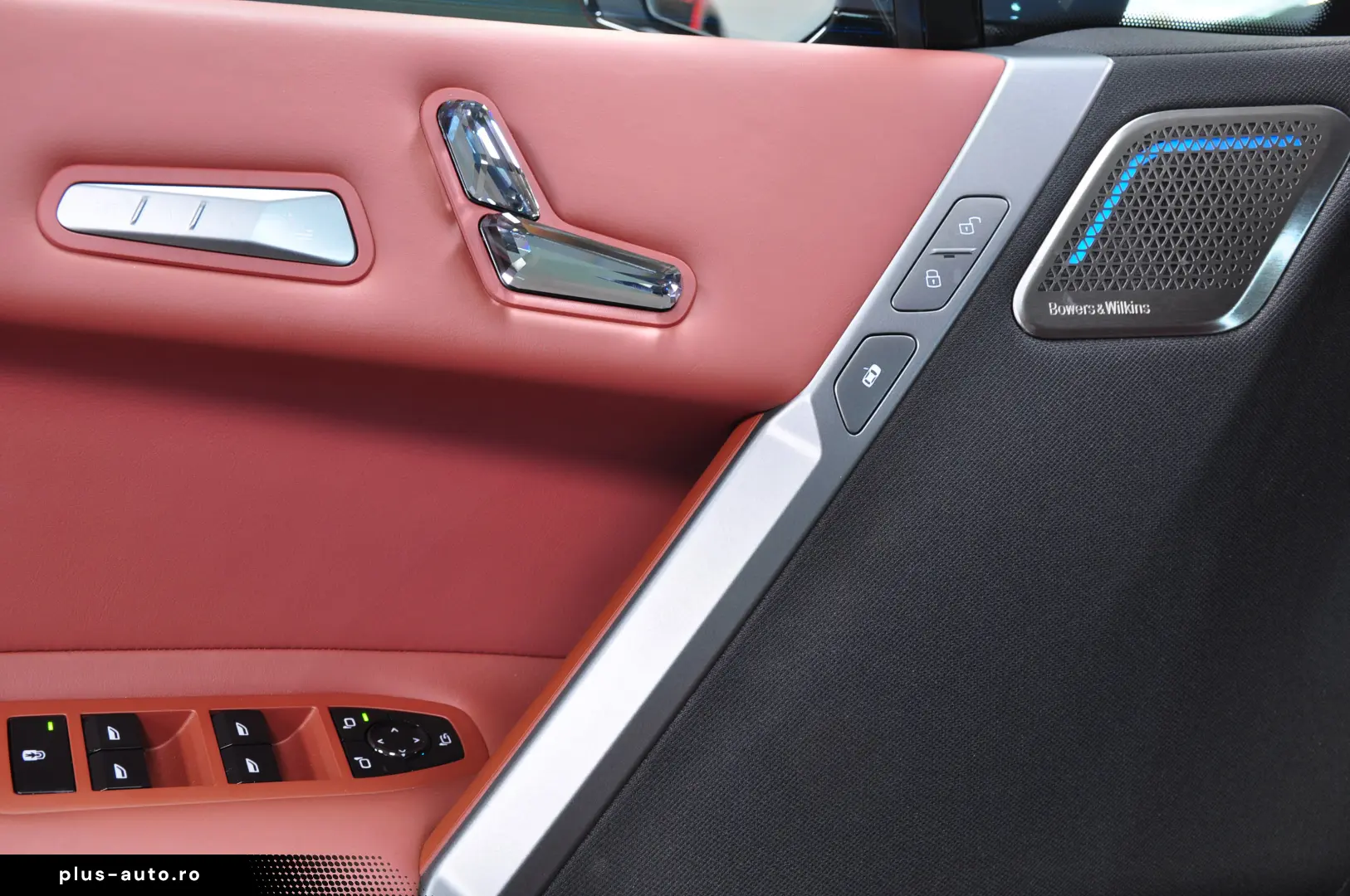 BMW iX M60 540CP 1.015 NM 3 8s doar 1.919 km