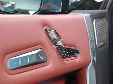 BMW iX M60 540CP 1.015 NM 3 8s doar 1.919 km