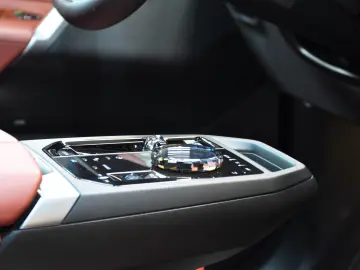 BMW iX M60 540CP 1.015 NM 3 8s doar 1.919 km