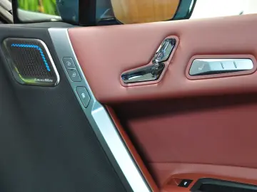 BMW iX M60 540CP 1.015 NM 3 8s doar 1.919 km