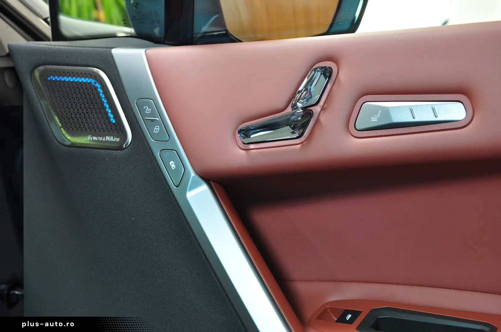 BMW iX M60 540CP 1.015 NM 3 8s doar 1.919 km