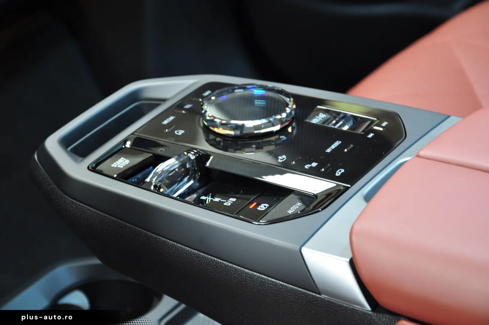 BMW iX M60 540CP 1.015 NM 3 8s doar 1.919 km