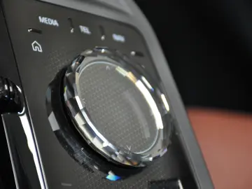 BMW iX M60 540CP 1.015 NM 3 8s doar 1.919 km