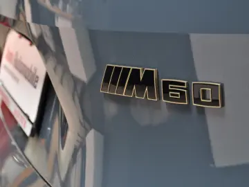 BMW iX M60 540CP 1.015 NM 3 8s doar 1.919 km