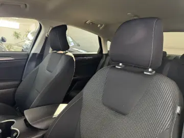 Ford Mondeo Limousine Titanium  2.0 HEV Hybrid 188 CP