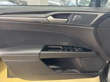 Ford Mondeo Limousine Titanium  2.0 HEV Hybrid 188 CP