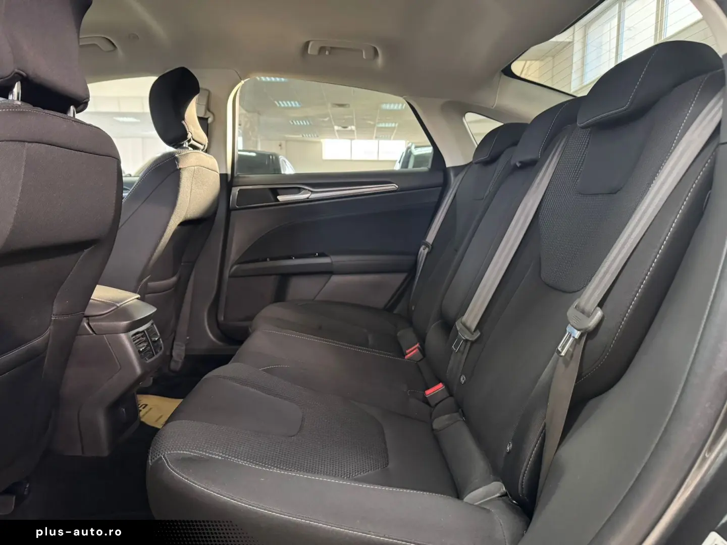 Ford Mondeo Limousine Titanium  2.0 HEV Hybrid 188 CP