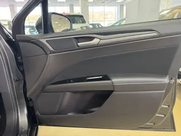 Ford Mondeo Limousine Titanium  2.0 HEV Hybrid 188 CP