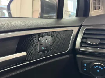 Ford Mondeo Limousine Titanium  2.0 HEV Hybrid 188 CP